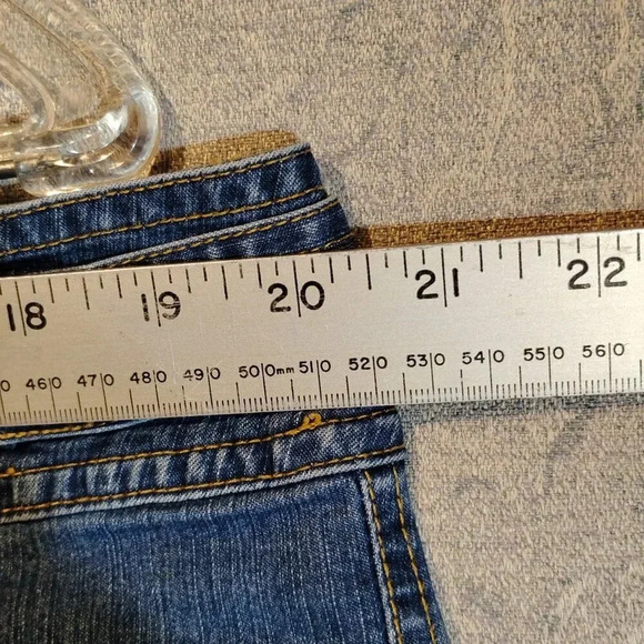 B.U.M. Women's Plus Stretch Denim Capri's in Size Plus 20 - Picture 10 of 13